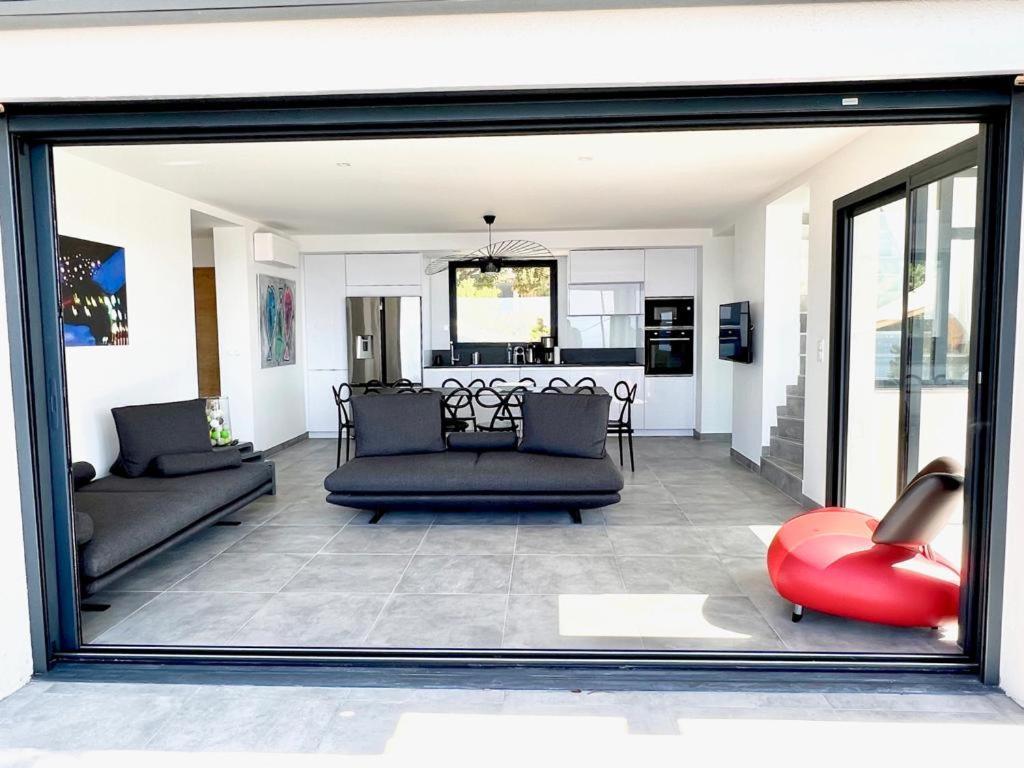 Magnifique Villa Neuve Vue Mer كافالير سور مير المظهر الخارجي الصورة